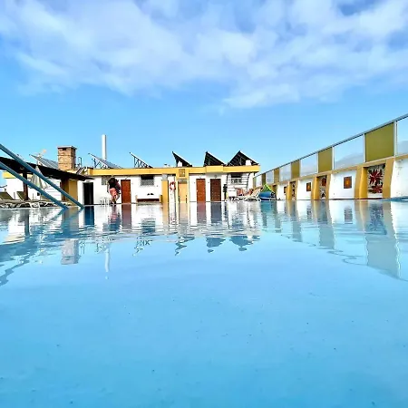 Modern Studio Cs With Wifi, Shared Pool, Puerto De La Cruz شقة